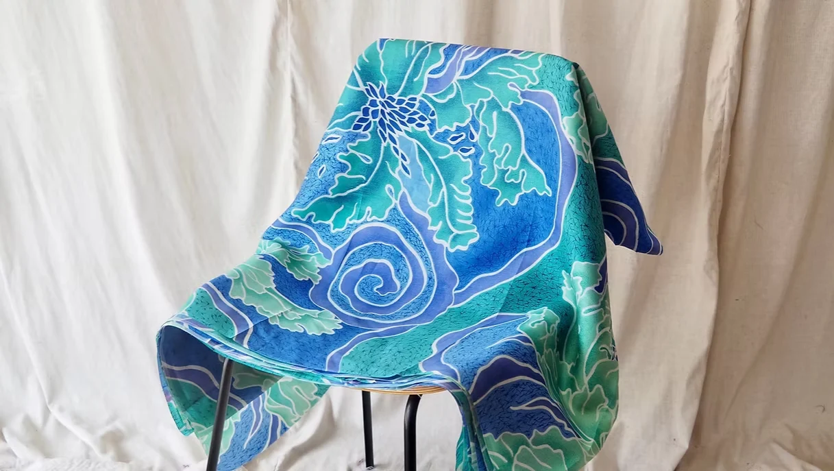 Printed Silk, Smooth Weave, 1-Ply, Green-Blue Ground