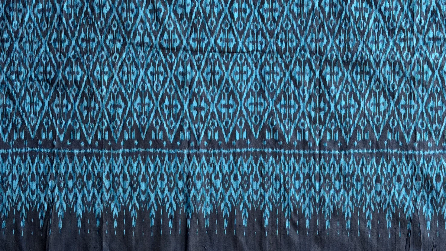 Ikat Silk, 2-Shaft, Lantern Pattern, Navy with Sky Blue Ikat