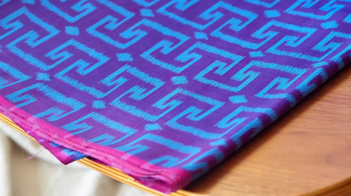 Printed Silk, Smooth Weave, 1-Ply, Purple Shot with Pink Ground