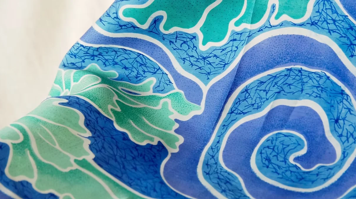 Printed Silk, Smooth Weave, 1-Ply, Green-Blue Ground