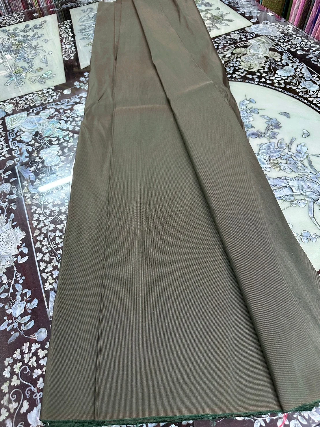 Machine-Woven Solid-Colour Silk, Smooth Weave, Heavy Weight, 6-Ply, Dark Grey-Green