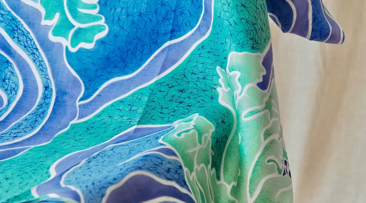 Printed Silk, Smooth Weave, 1-Ply, Green-Blue Ground