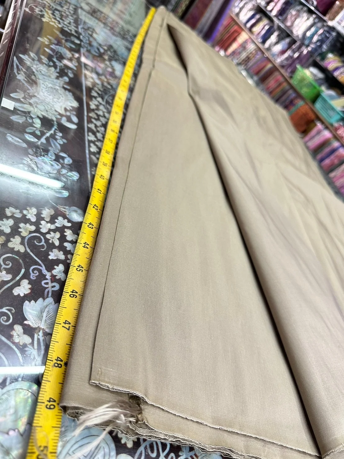 Solid-Colour Silk, Smooth Weave, Heavy Weight, 6-Ply, Light Golden Grey