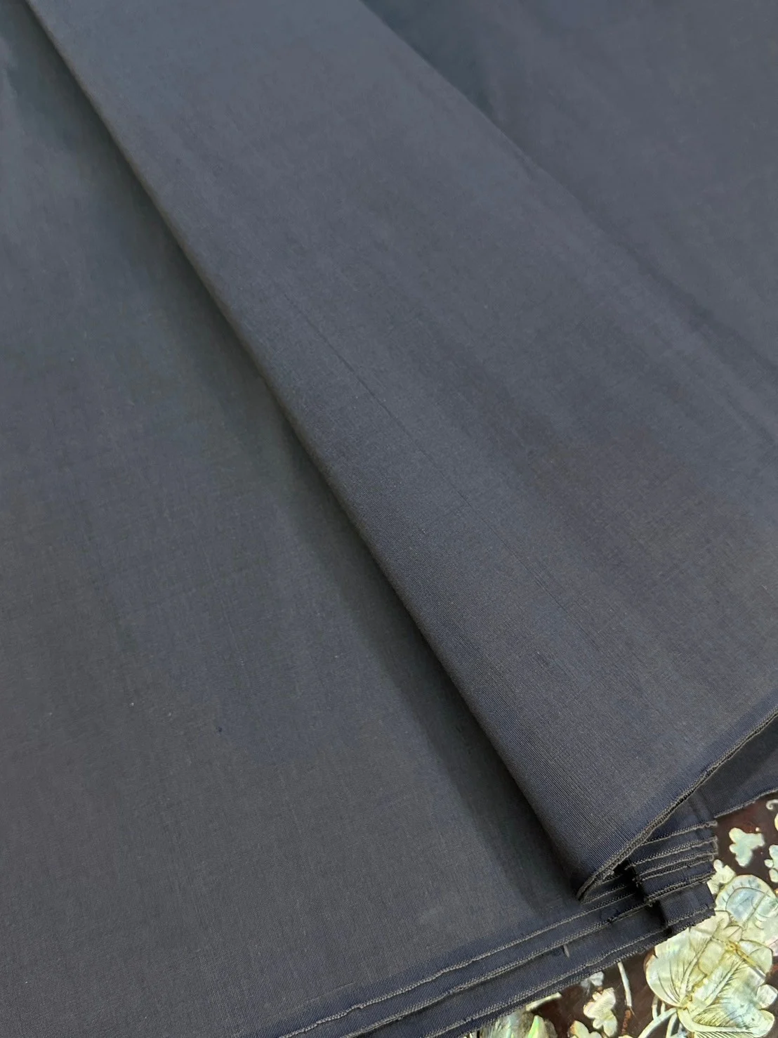 Solid-Colour Silk, Smooth Weave, Heavy Weight, 6-Ply, Charcoal Grey
