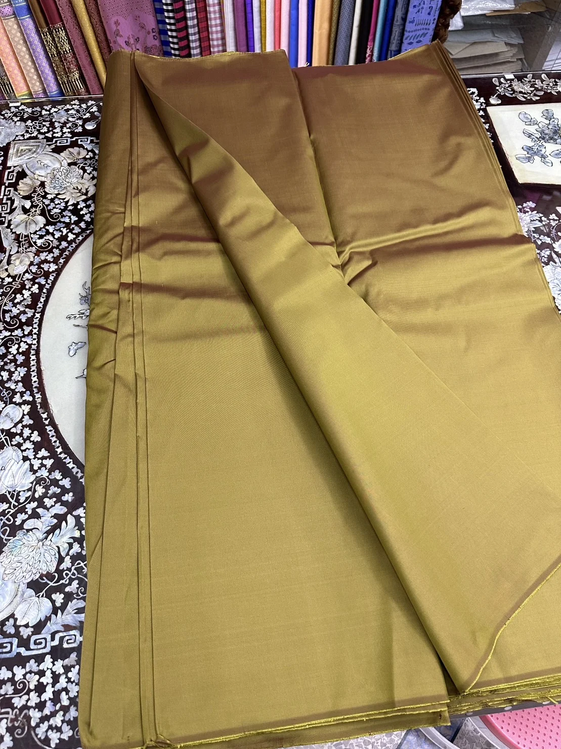 Solid-Colour Silk, Smooth Weave, Turmeric Yellow