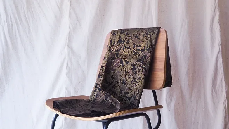 Printed Silk, Smooth Weave, 4-Ply, Black and Gold