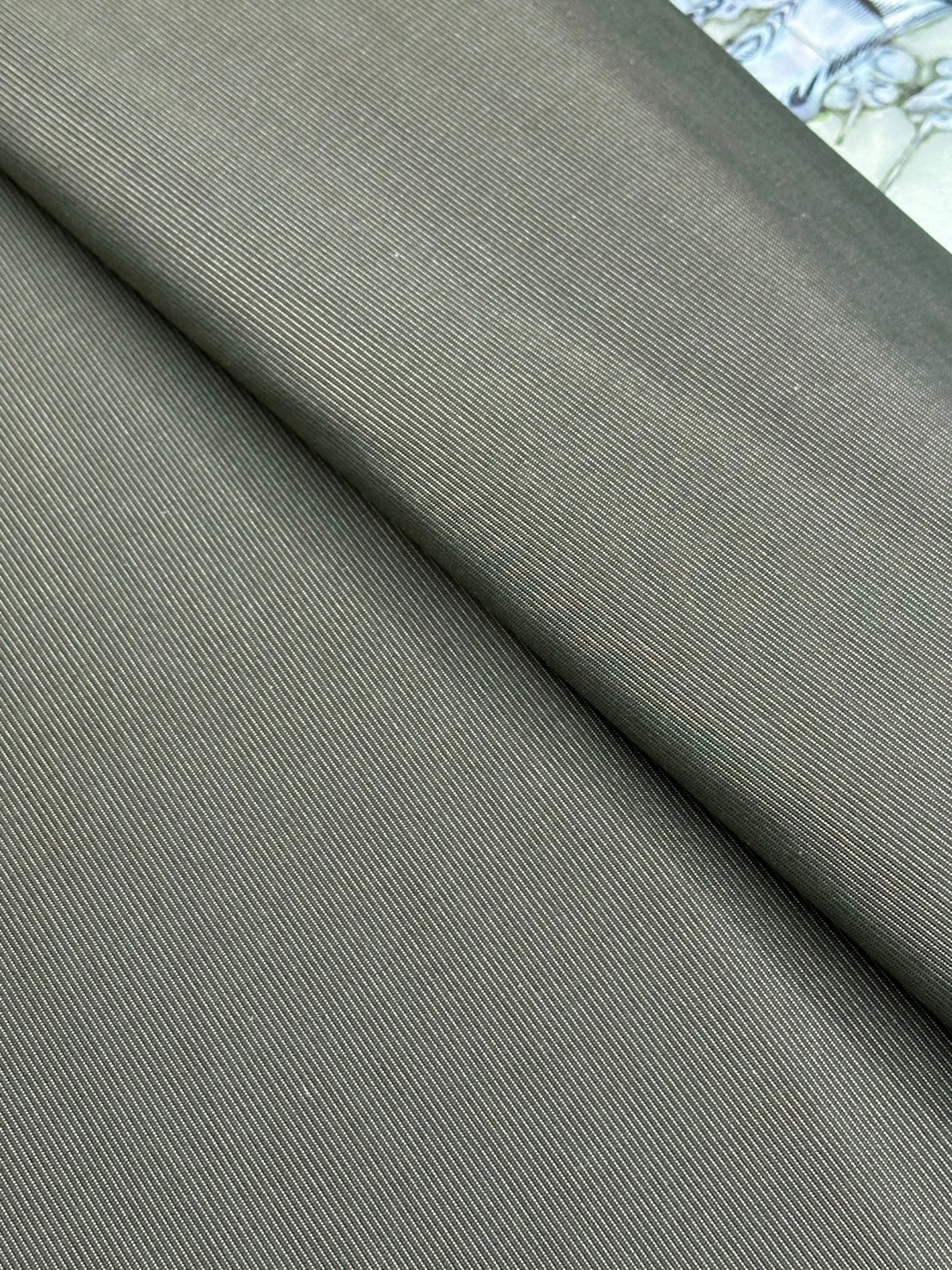 Machine-Woven Solid-Colour Silk, Smooth Weave, Heavy Weight, 6-Ply, Dark Grey-Green