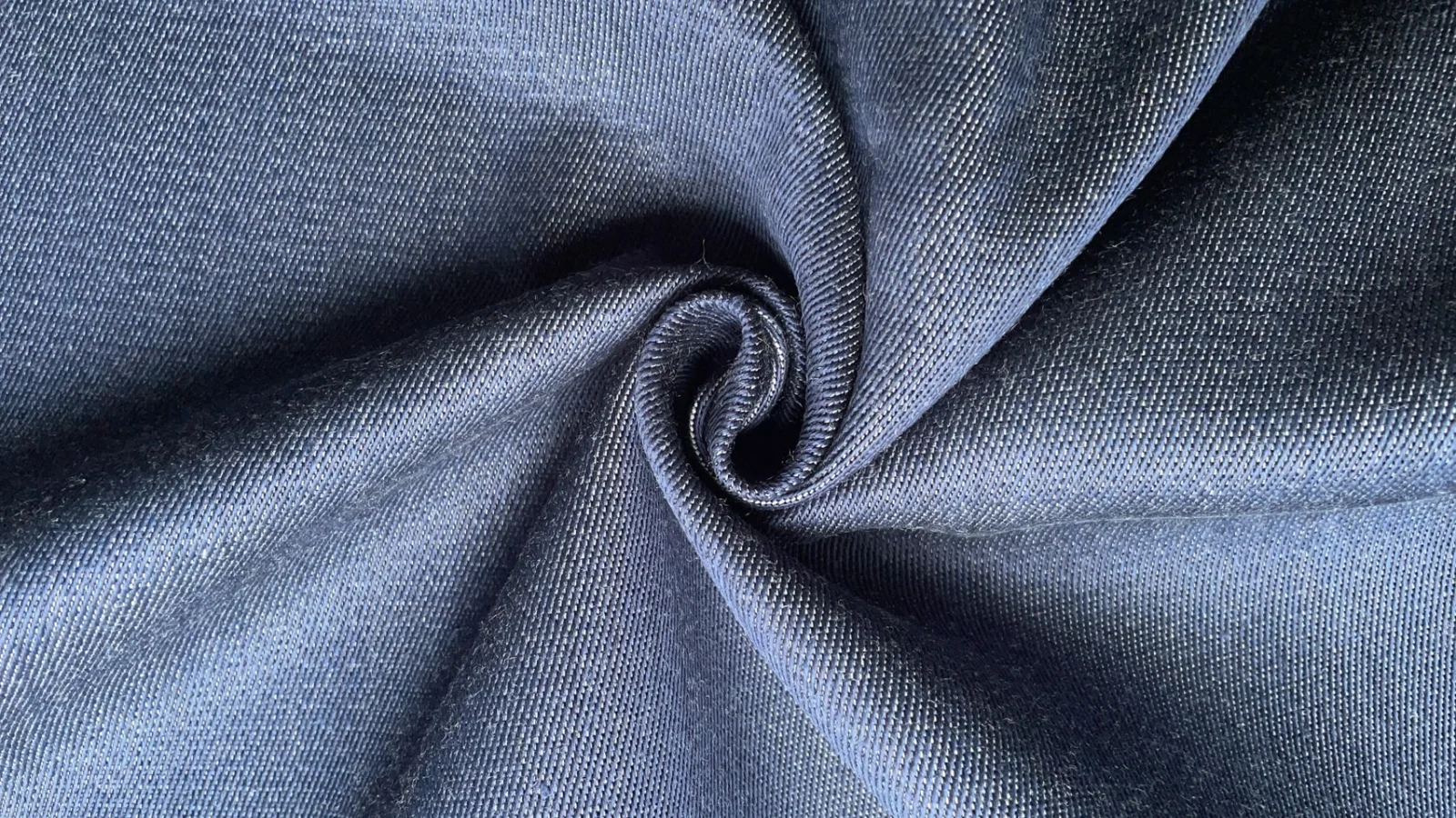 Denim-like silk in navy