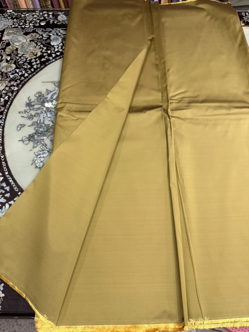 Solid-Colour Silk, Smooth Weave, Heavy Weight, Golden Turmeric Yellow