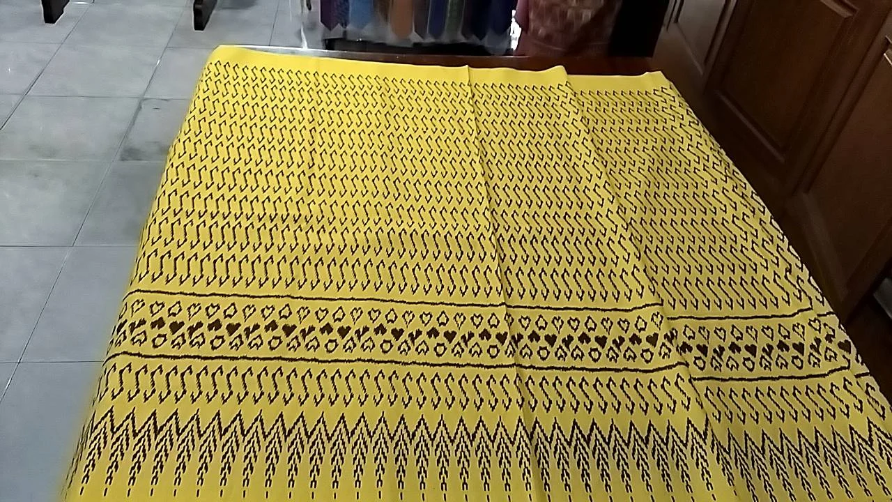Printed Silk, Dobby Weave, Hook Print, Yellow