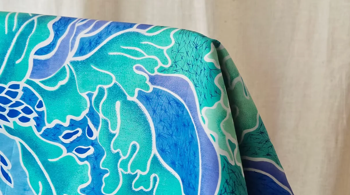 Printed Silk, Smooth Weave, 1-Ply, Green-Blue Ground