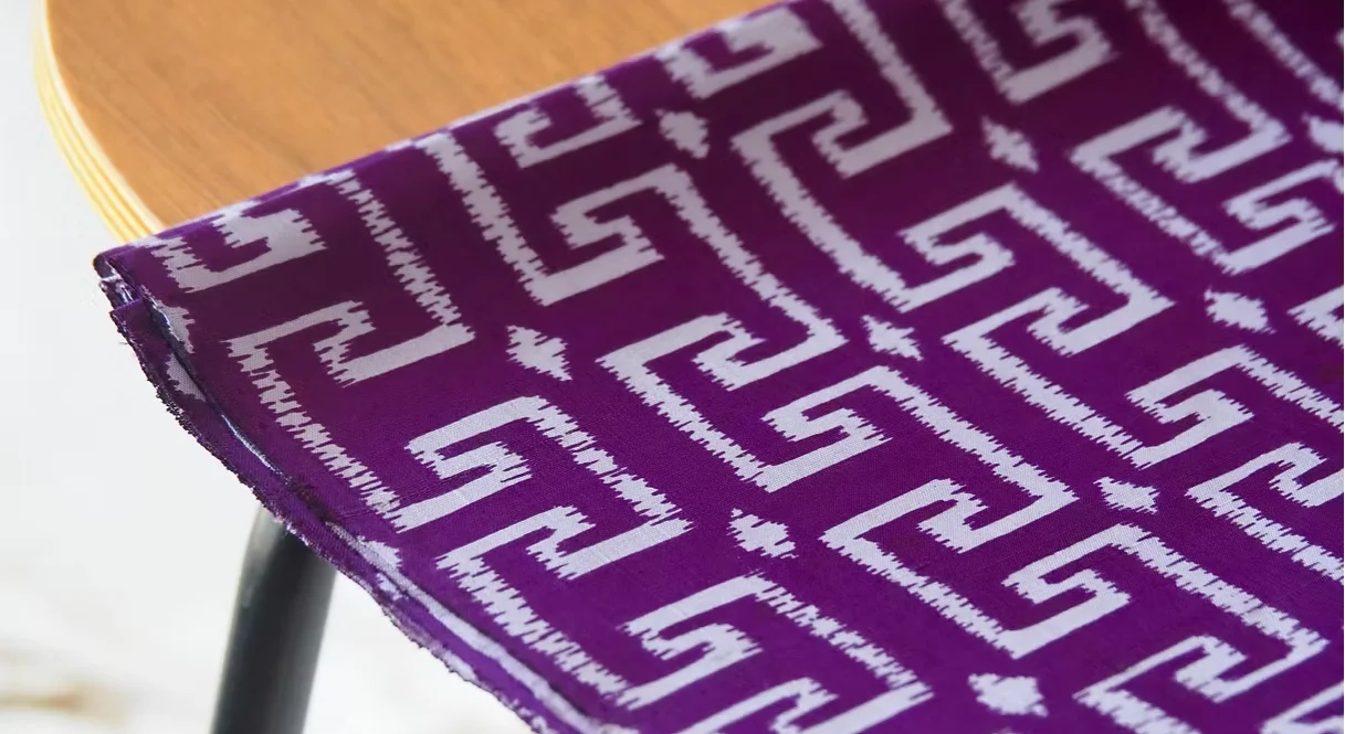 Printed Silk, Smooth Weave, 1-Ply, Purple Ground