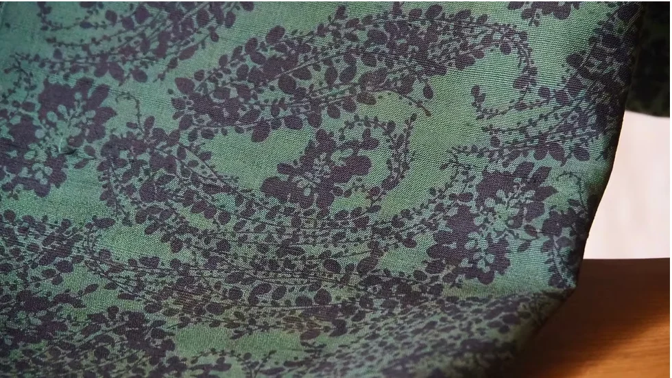 Printed Silk, Soft, 4-Ply, Green and Grey
